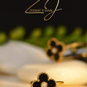 Noir Clover Ring